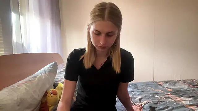 JeneeEady online show from April 11, 6:18 am