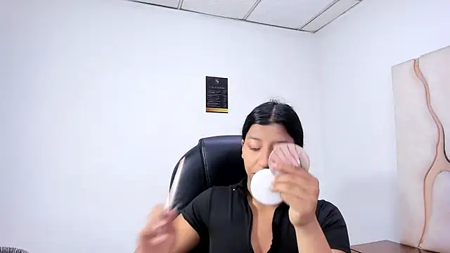 Vaneline2 online show from March 24, 10:04 pm