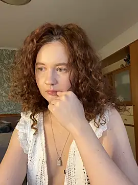 Snapshot of Anna__Desire chatting on February 13, 3:46 am Anna Desire online show from February 13, 3:46 am