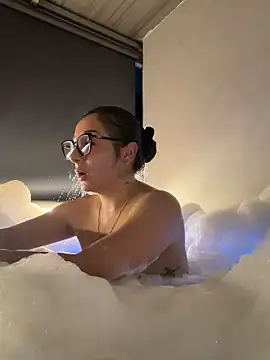 lexyblake10 online show from April 11, 11:42 pm