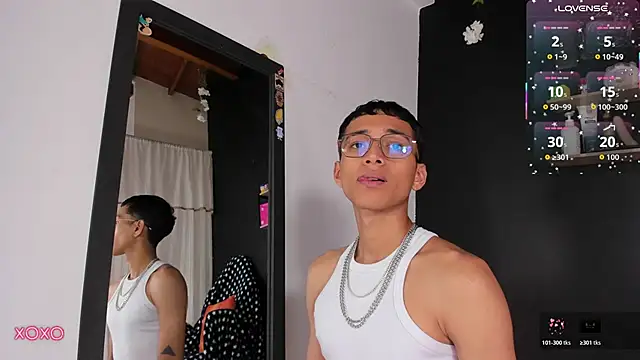 Snapshot of _Josh_Moon_ chatting on February 10, 3:49 pm Josh Moon online show from February 10, 3:49 pm