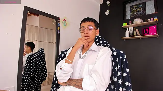 Snapshot of _Josh_Moon_ chatting on February 12, 4:46 pm Josh Moon online show from February 12, 4:46 pm