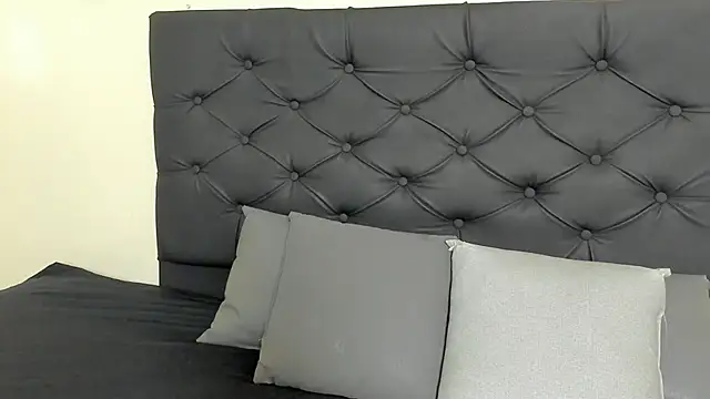  Daarcy  online show from March 24, 3:22 am