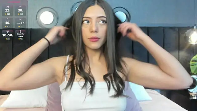 Snapshot of Sophi_rae chatting on February 17, 8:15 pm Sophi rae online show from February 17, 8:15 pm