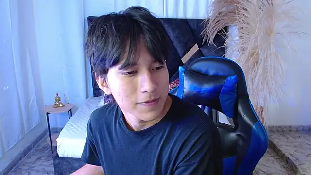 Snapshot of nikoo_18 chatting on February 14, 2:47 pm nikoo 18 online show from February 14, 2:47 pm