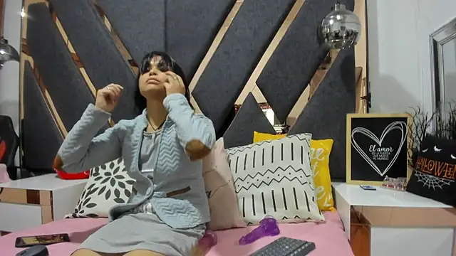 Snapshot of Maggyx chatting on February 26, 1:32 pm Maggyx online show from February 26, 1:32 pm