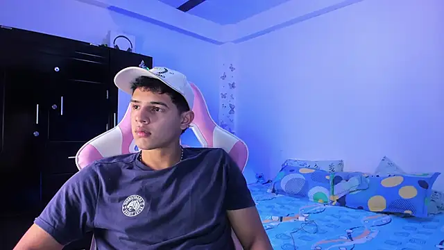 Snapshot of Adrian_Prime_ chatting on February 21, 6:53 pm Adrian Prime online show from February 21, 6:53 pm