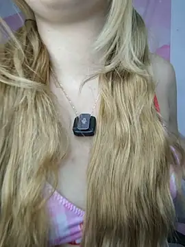 isaneptuneuwu online show from April 17, 1:41 am