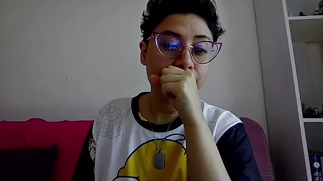 Snapshot of Juliexxxxtasy chatting on February 11, 1:38 pm Juliexxxxtasy online show from February 11, 1:38 pm