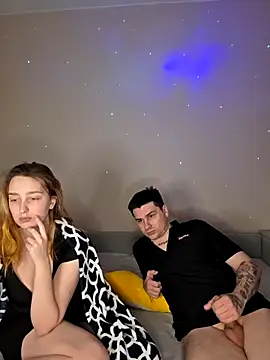 Snapshot of ToxyFoxyy chatting on February 19, 2:35 pm ToxyFoxyy online show from February 19, 2:35 pm