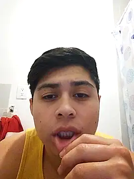 Snapshot of dark0p12 chatting on February 8, 5:55 am dark0p12 online show from February 8, 5:55 am