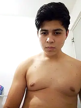 Snapshot of dark0p12 chatting on February 13, 6:09 am dark0p12 online show from February 13, 6:09 am