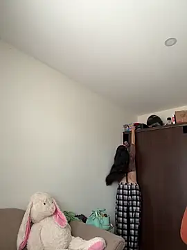 Chinicr18 online show from April 27, 6:28 pm