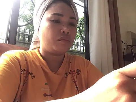 lady candy85 online show from April 9, 2:11 am