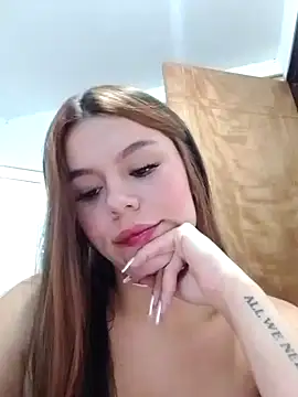 EmiNavarro online show from June 25, 10:36 pm