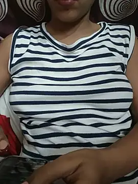 komalsharma99 online show from May 17, 6:59 pm