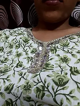 komalsharma99 online show from June 4, 6:14 pm