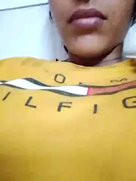 komalsharma99 online show from June 12, 5:45 pm
