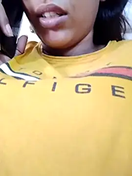 komalsharma99 online show from June 13, 9:29 am