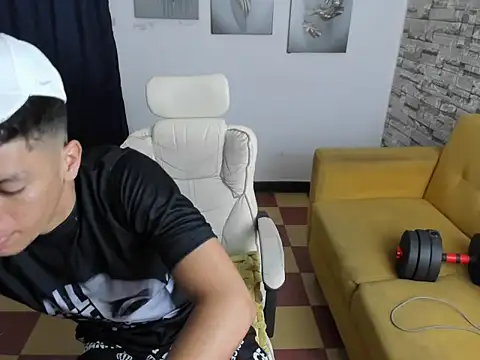 Snapshot of Andres_sant_ chatting on February 13, 4:19 am Andres sant online show from February 13, 4:19 am