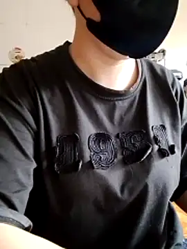 LiilyZi online show from April 9, 7:03 am