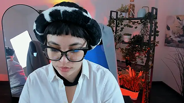 NeoGeisha online show from May 11, 4:04 pm