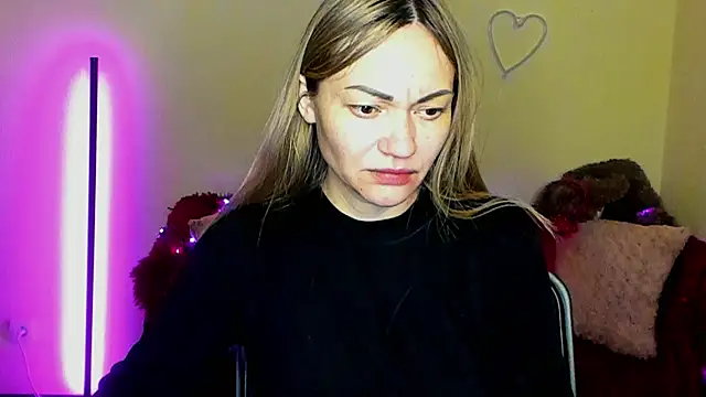 Snapshot of BlondMikey22 chatting on April 23, 5:26 pm BlondMikey22 online show from April 23, 5:26 pm