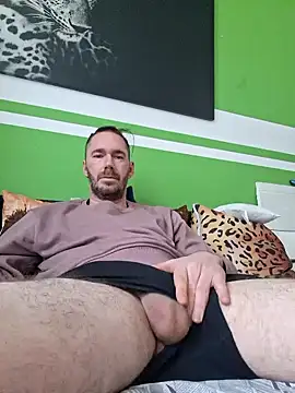 Snapshot of Dernachbar89 chatting on February 4, 1:28 pm Dernachbar89 online show from February 4, 1:28 pm