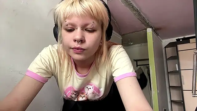 MeowMixer online show from February 8, 9:13 am