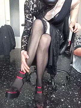 Snapshot of LASCHIAVA6TV72 chatting on February 13, 9:49 am LASCHIAVA6TV72 online show from February 13, 9:49 am