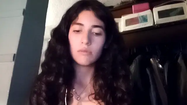 Snapshot of EldoraSchleker chatting on February 6, 12:37 am EldoraSchleker online show from February 6, 12:37 am