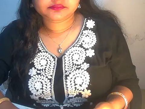 Snapshot of Saniya_K2 chatting on February 7, 6:33 pm Saniya K2 online show from February 7, 6:33 pm