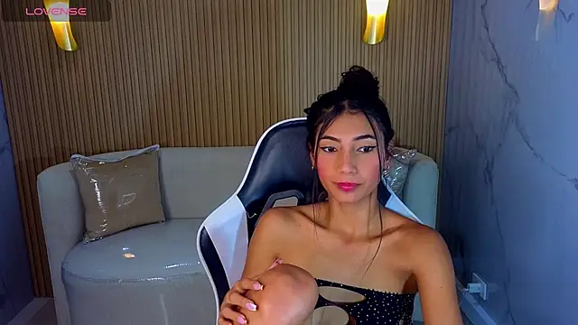 Snapshot of Perla_Moon_Tx chatting on February 28, 12:39 pm Perla Moon Tx online show from February 28, 12:39 pm