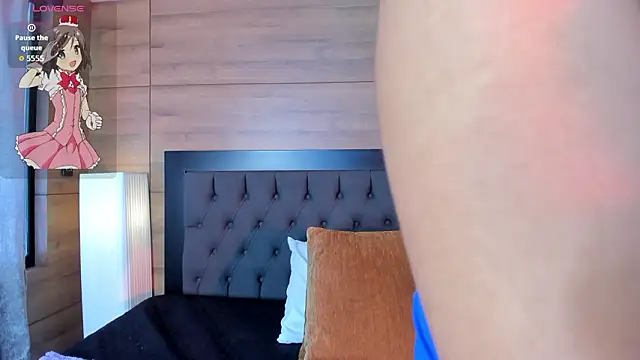 Snapshot of CoralineRoss_ chatting on February 25, 5:00 pm CoralineRoss online show from February 25, 5:00 pm