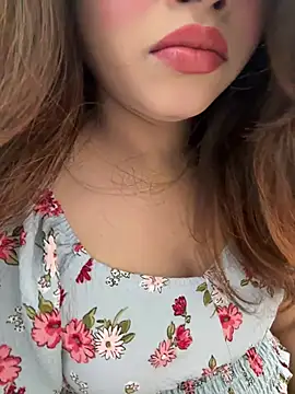 riya sharma11 online show from March 26, 7:08 pm