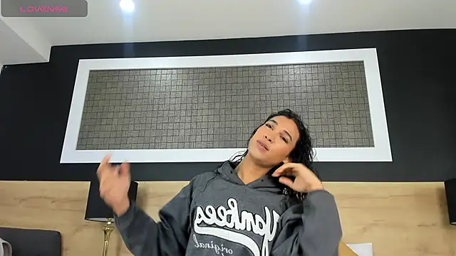 Chloee  Adams online show from February 28, 12:28 pm