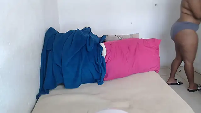 AlyssaBrown online show from April 9, 9:04 am