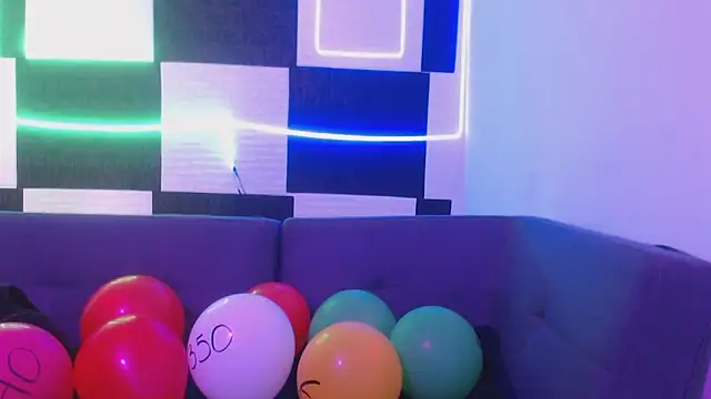 astrid blaze 27 online show from February 16, 5:53 pm