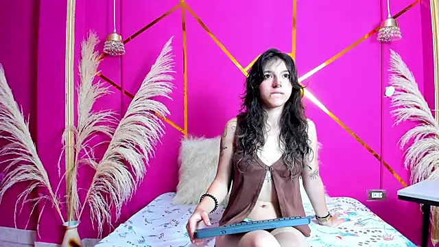 scarletdream5 online show from April 15, 12:23 pm