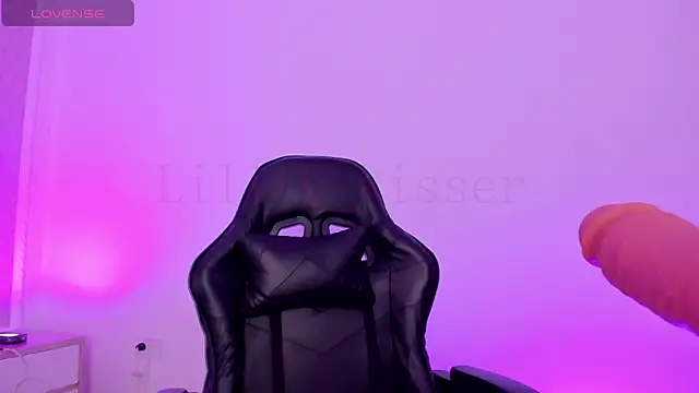 lilith visser online show from April 13, 8:47 pm