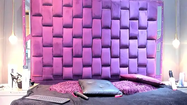 SiennaSuarez online show from June 12, 3:27 am