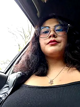 Snapshot of Mari-98 chatting on February 23, 7:33 pm Mari-98 online show from February 23, 7:33 pm