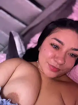 Snapshot of Grecia_Valmont chatting on February 25, 6:39 pm Grecia Valmont online show from February 25, 6:39 pm