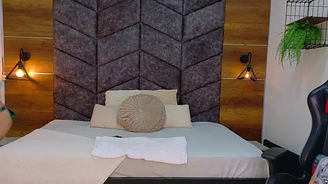 FernandaBrown   online show from March 3, 7:42 pm