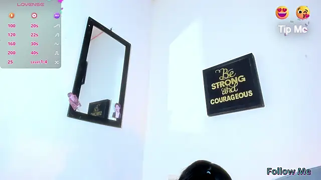 Snapshot of Lily-Scott chatting on February 25, 11:36 pm Lily-Scott online show from February 25, 11:36 pm