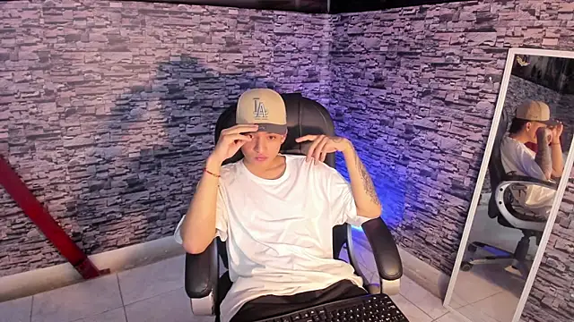 Wesleey-Boy online show from March 3, 7:53 pm