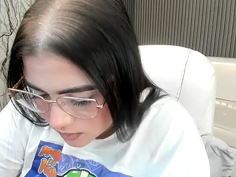 Snapshot of mady_musex chatting on February 21, 3:51 am mady musex online show from February 21, 3:51 am