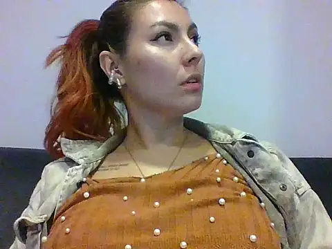 Snapshot of AnnyaEvans chatting on June 2, 3:19 am AnnyaEvans online show from June 2, 3:19 am
