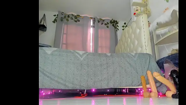 Snapshot of sweet_supreme chatting on February 16, 8:38 pm sweet supreme online show from February 16, 8:38 pm