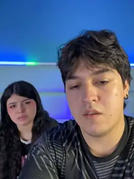 Snapshot of EmilyAndAndrew chatting on February 13, 3:24 am EmilyAndAndrew online show from February 13, 3:24 am